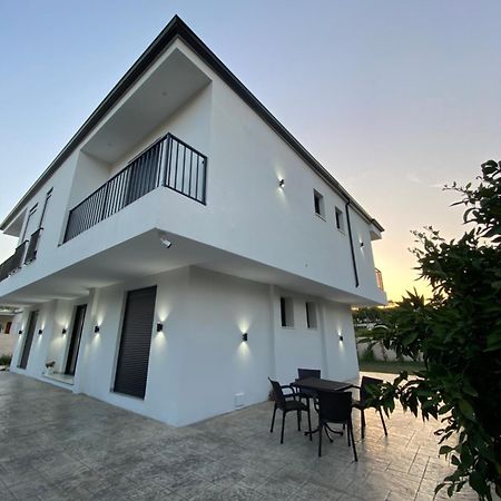 Villa Papa-Berat Exterior photo