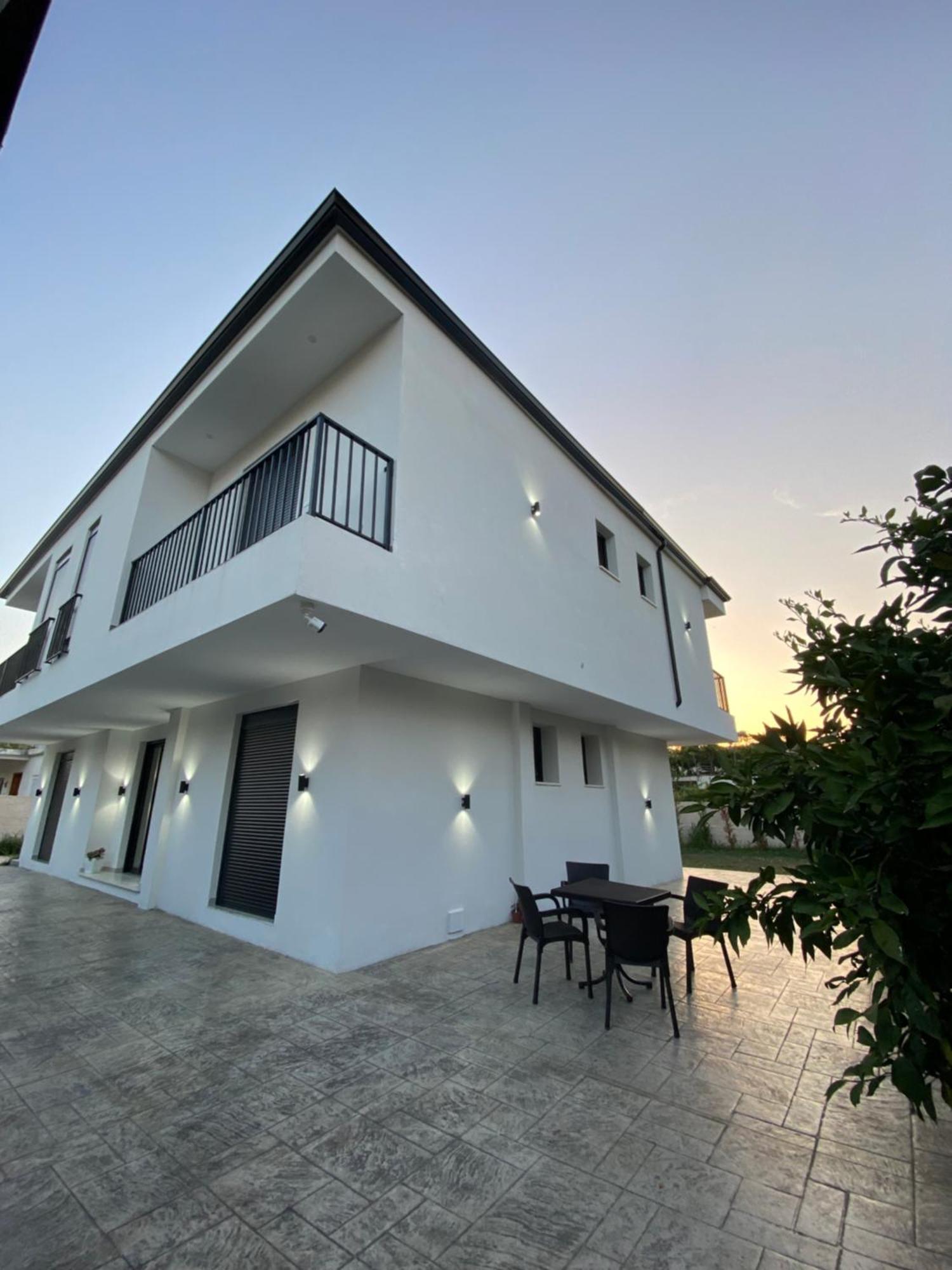 Villa Papa-Berat Exterior photo